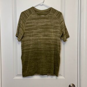 lululemon athletica men’s Green Short Sleeve Tee